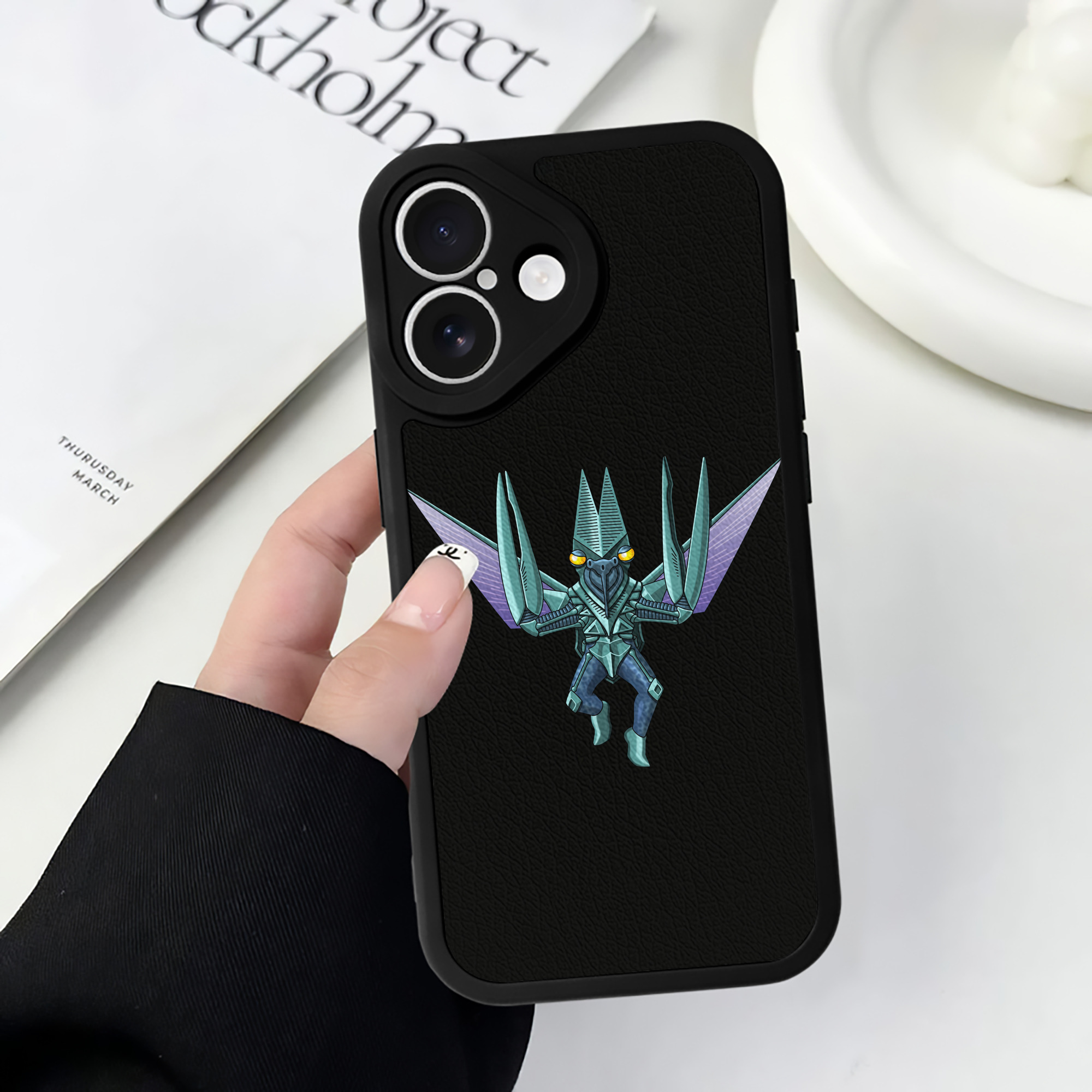 （画像用） ウルトラマン Ultraman 【iPhone 16シリーズ対応】シリコンスマホケース（レザー調） 材質：シリコン